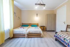 Jeffrey+ - Tʼetʼri Tsqaro