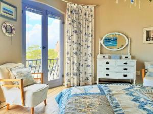 Cardamom House, Enchanting Vacation Home 2 min from the Beach, Sleeps 5