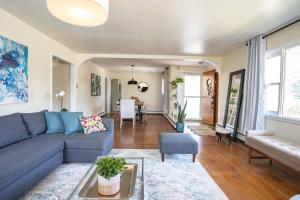 Fabulous Mid Century 4BR 3Bath House