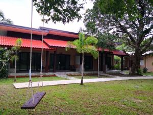 Baan Suan Rim Klong Resort