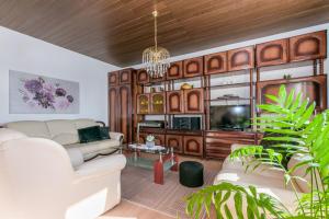 Apartment and Rooms Tatjana