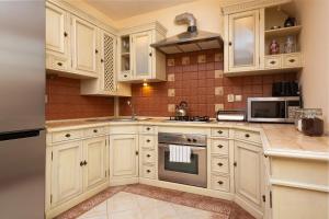 Apartments Warsaw Świętojańska by Noclegi Renters