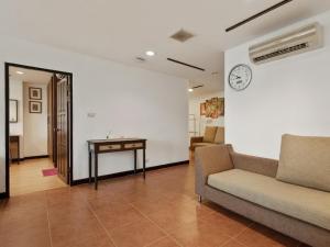 Serena Sathorn Suites