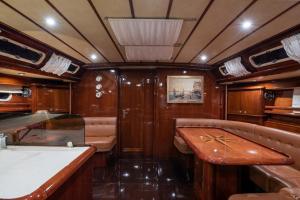 Boat Aiolis in the Athenian Riviera!