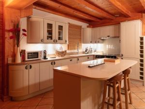 Chalet Rocher - Luxury Ski Chalet, Sainte Foy