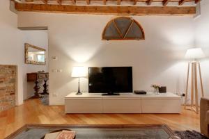 San Lorenzo Apartment by Mamo Florence