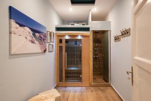 Blue Ark Lavish Sauna Suite