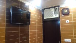 Posh Sdelhi Foreigners Area, Vsafe, Lajpat Ngr-2