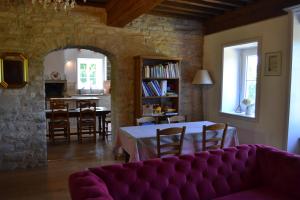 Maisons de vacances Le Figuier, Large house with pool, gym & separate gite : photos des chambres