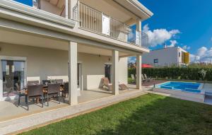 Modern Villa Anita with Pool near Porec 