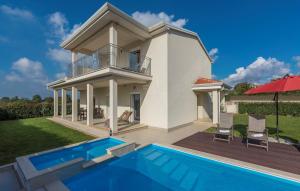 4 star cottage Modern Villa Anita with Pool near Porec Dračevac Croatia