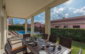 Modern Villa Anita with Pool near Porec