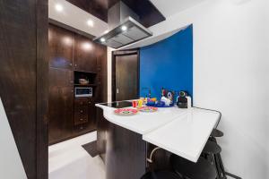 The Pool House Suite