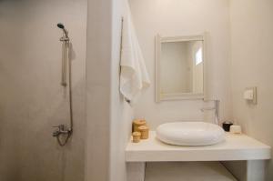 George & Irene Hotel Ios Greece