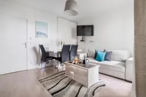 Appartement spacieux avec terrasse près de Paris et du Stade de France - 圣但尼