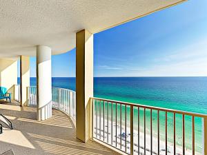 Three-Bedroom Apartment room in New Listing! Beachfront Bliss With Boundless Views Condo
