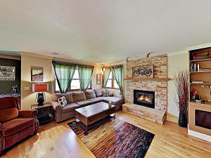 Two-Bedroom Apartment room in New Listing! Newly Updated Ski Condo With Hot Tub Condo