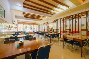 RedDoorz at Sedayu 1 Parapat