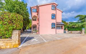 House Mocibob