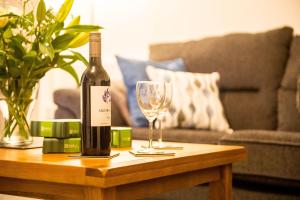 Awel Taf - A well-appointed cottage comfortably accommodates up to six guests