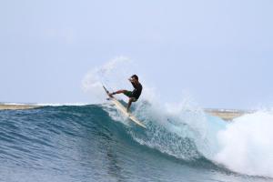 Oseda Nias Surf House