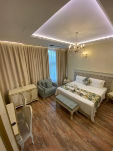 Deluxe King Suite room in The Red Bricks Hotel