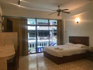 Jellyfish Hostel In Pattaya Room Deals Photos Reviews