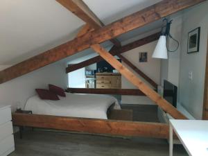 Appartements Attic one bedroom flat in Old Town Lyon : photos des chambres