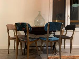 Appartements Les Apparts de Charly Duplex cosy au marche hyper centre La Rochelle tout a pied : photos des chambres