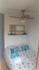 Appartement T2 avec son rez de jardin de 40 m2 5 couchages 250m de la plage et 15km de lArena