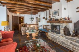 Four-Bedroom House room in Era Coma by Totiaran