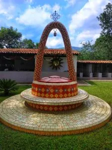 La Casona De La Esmeralda - La Mesa