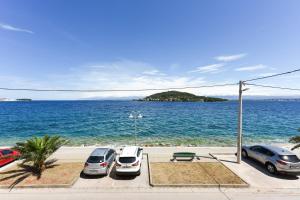 Apartments Kolt - 15m from sea