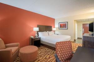 Standard King Room room in Holiday Inn Express Hanover an IHG Hotel