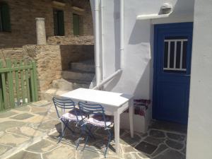 Traditional groundfloor house at the top of Kastro Sifnos Greece