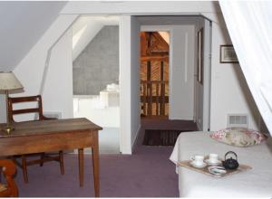 B&B / Chambres d'hotes La rabouillere : Suite 1 Chambre