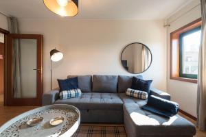 LovelyStay - Homey Feeling Flat w Free Parking