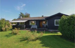 Three-Bedroom Holiday Home In Augustenborg