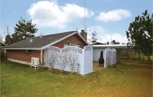 Three-Bedroom Holiday Home In Rodby - Kramnitse