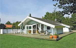 Holiday Home Gulspurvevænget Humble V