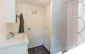 Three-Bedroom Holiday Home In Hojby