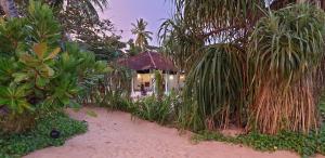 Talalla Beach Bungalows