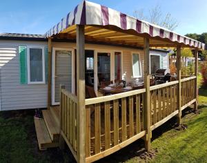 Campings Camping Les Charmettes-Mobile Home Vacances : photos des chambres