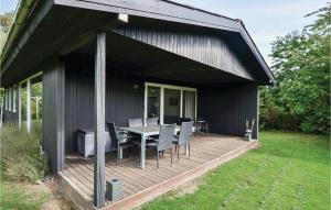 Three-Bedroom Holiday Home In Sydals