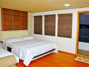 Deluxe Double Room with Sea View room in Adora