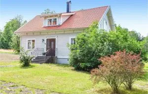 3 Bedroom Lovely Home In Orrefors - Orrefors