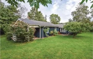 Four-Bedroom Holiday Home In Farevejle - 福勒瓦伊勒