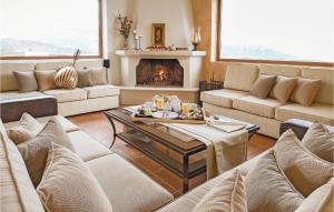 Beautiful Home In Houdetsi,Heraklio