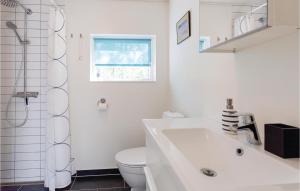 Three-Bedroom Holiday Home In Hojby