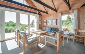 Three-Bedroom Holiday Home In Knebel